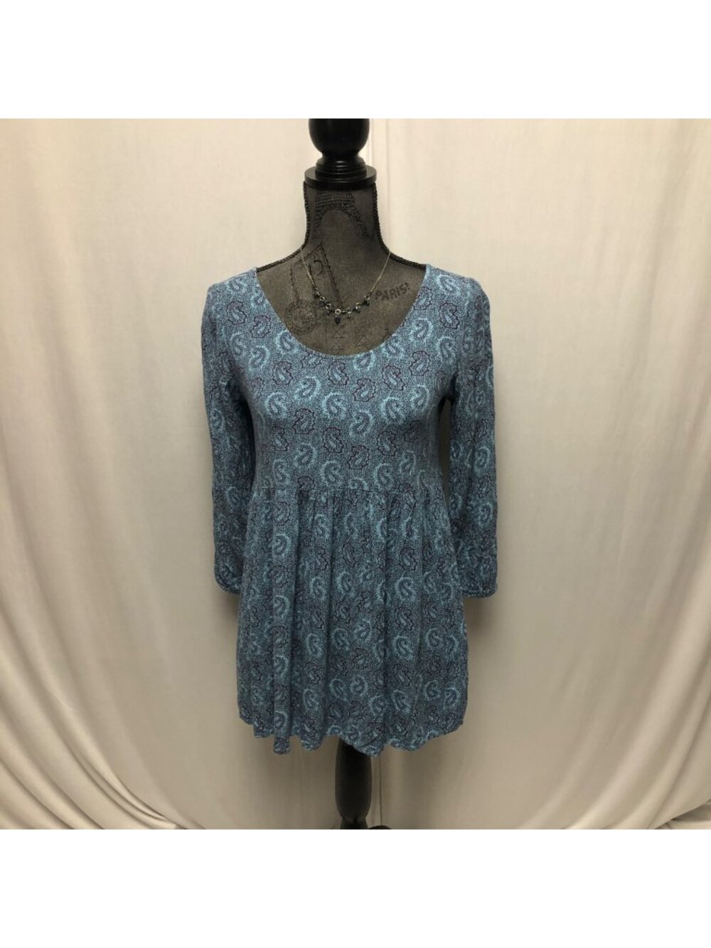 LA Hearts Top Womens Size Medium Blue Scoop Neck Paisley Casual Peasant Shirt